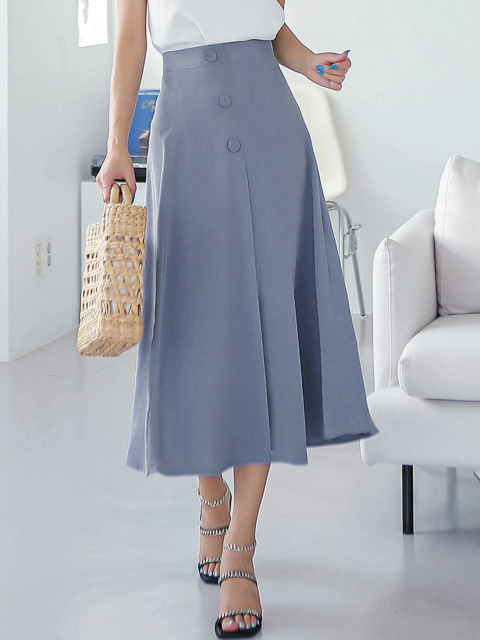 Nếu chuộng phong cách tối giản thanh lịch, bạn hãy học cách sắm đồ giống nữ blogger người Hàn này - Ảnh 23.
