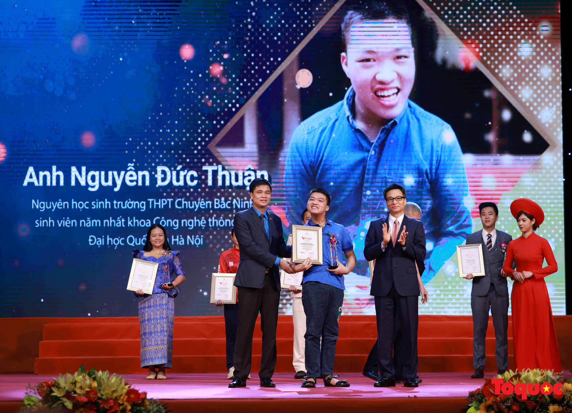 Vinh quang Việt Nam năm 2022: Vinh danh các chiến sĩ PCCC Cầu Giấy đã hi sinh khi làm nhiệm vụ  - Ảnh 4.