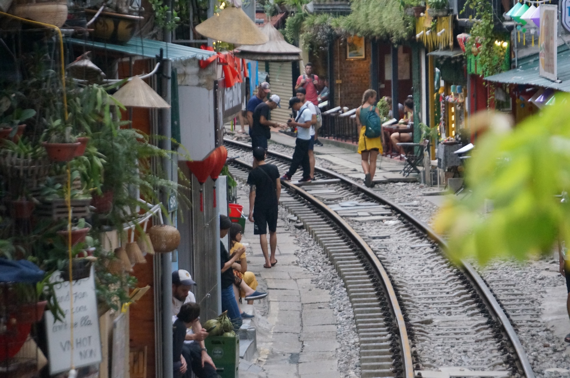 Tuyến đường sắt đi qua Trần Phú- Lê Duẩn đã trở thành điểm check in quen thuộc