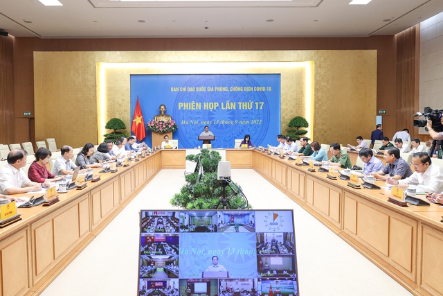Thủ tướng: "Không để vì xử lý, kỷ luật mà để ảnh hưởng tới việc bảo vệ sức khỏe, tính mạng người dân" - Ảnh 2. Thủ tướng: "Không để vì xử lý, kỷ luật mà để ảnh hưởng tới việc bảo vệ sức khỏe, tính mạng người dân" - Ảnh 2.