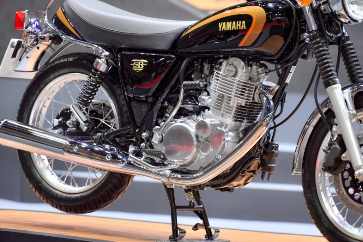 2015 Yamaha SR400 First Look Review Photos Specifications Price  Cycle  World