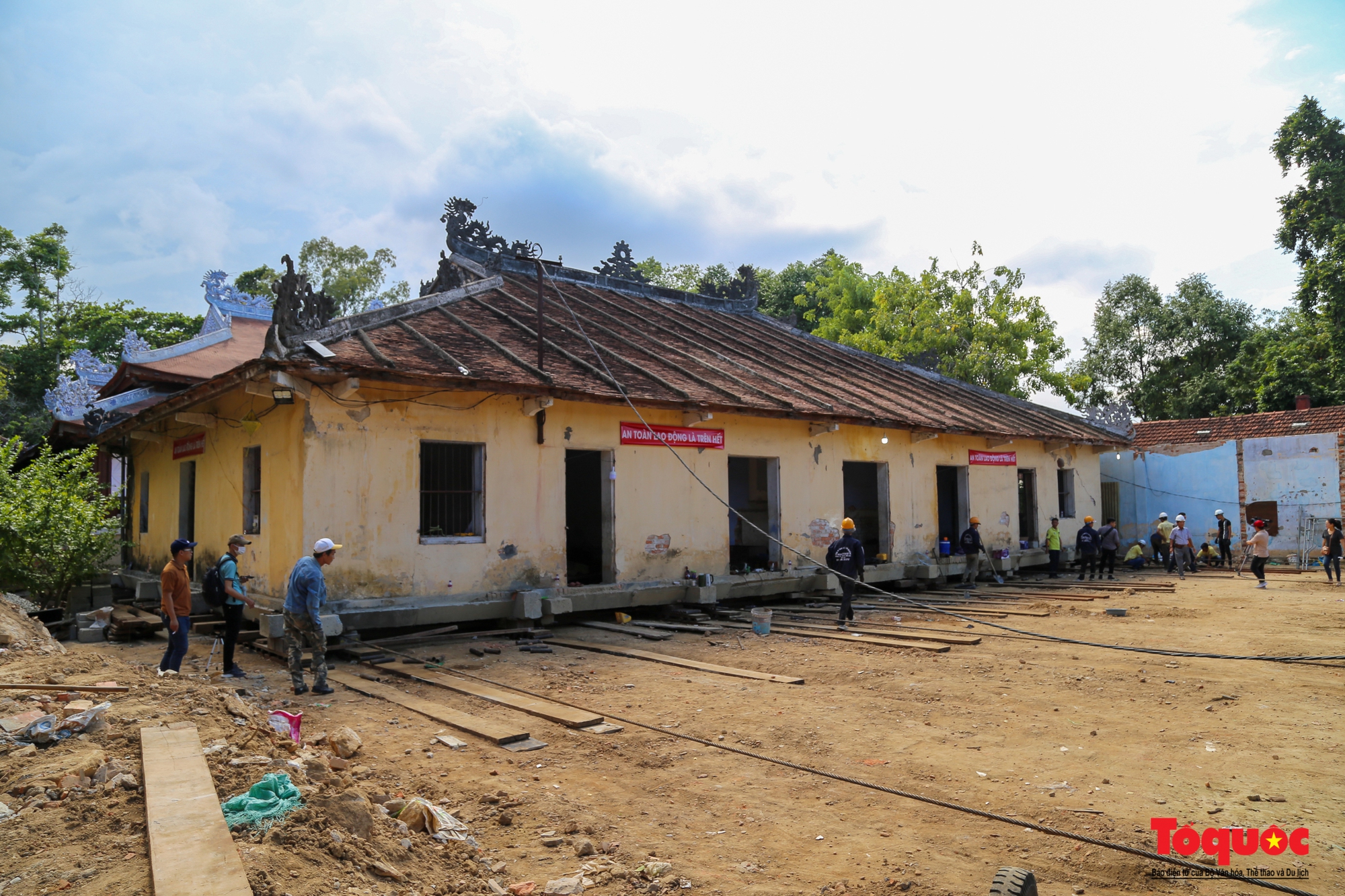 &quot;Thần đèn&quot; kỳ công dịch chuyển ngôi chánh điện nặng gần 1.000 tấn, bảo vệ bức họa &quot;Long vân khế hội&quot; - Ảnh 5.