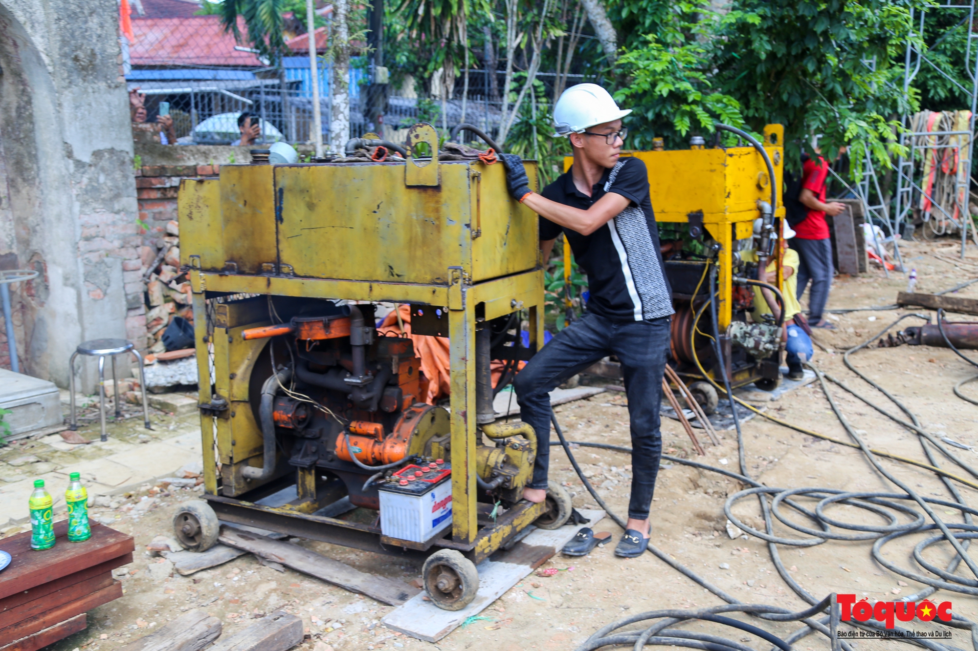 &quot;Thần đèn&quot; kỳ công dịch chuyển ngôi chánh điện nặng gần 1.000 tấn, bảo vệ bức họa &quot;Long vân khế hội&quot; - Ảnh 12.