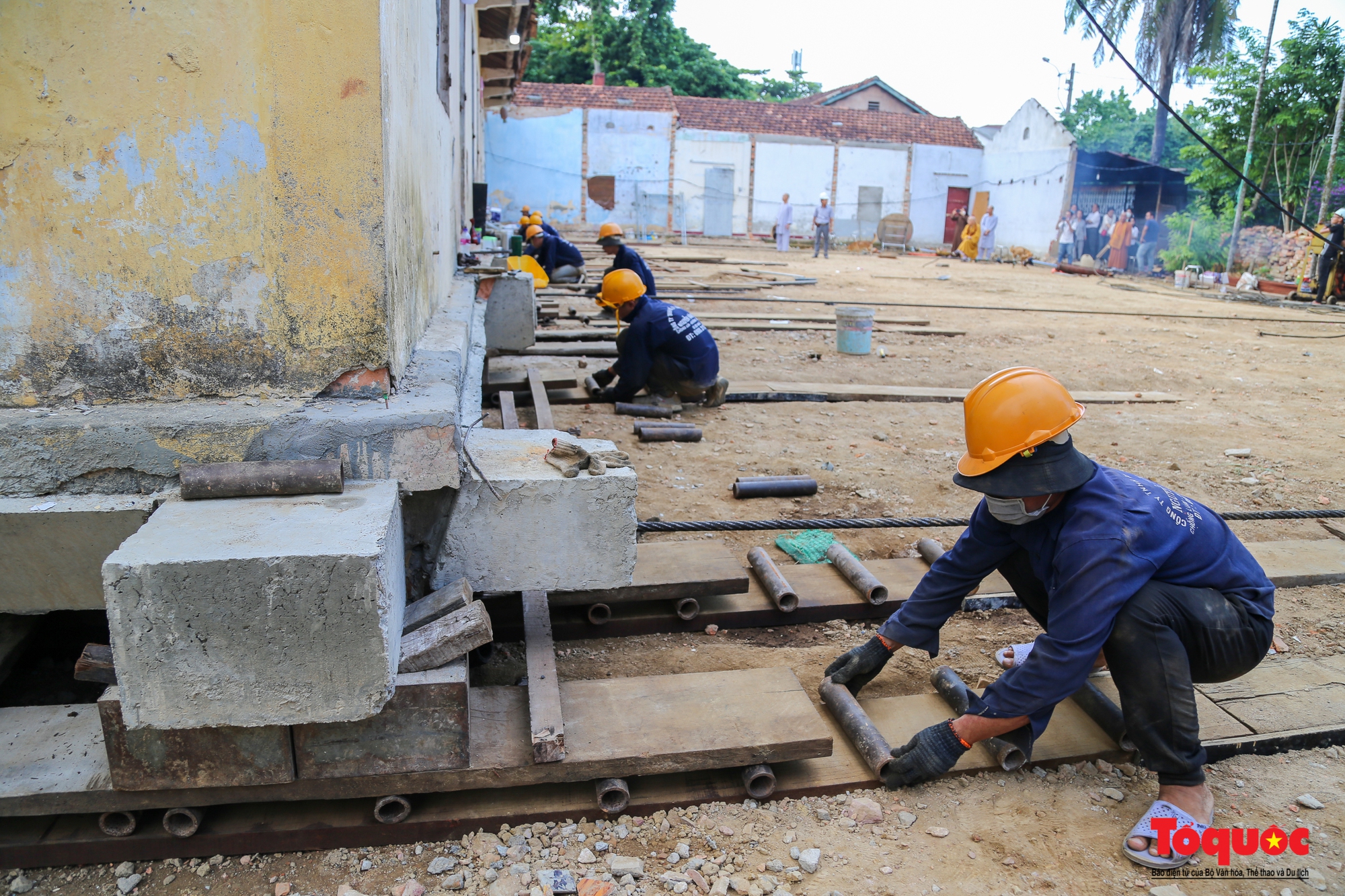 &quot;Thần đèn&quot; kỳ công dịch chuyển ngôi chánh điện nặng gần 1.000 tấn, bảo vệ bức họa &quot;Long vân khế hội&quot; - Ảnh 14.