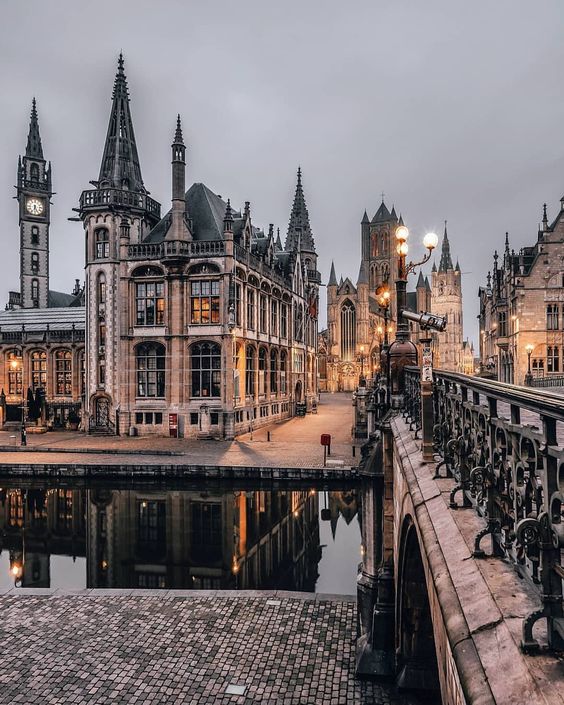 Phong cảnh đẹp nao lòng của thành phố cổ đẹp nhất nước Anh - nơi được coi là “quê hương của Harry Potter” - Ảnh 10.