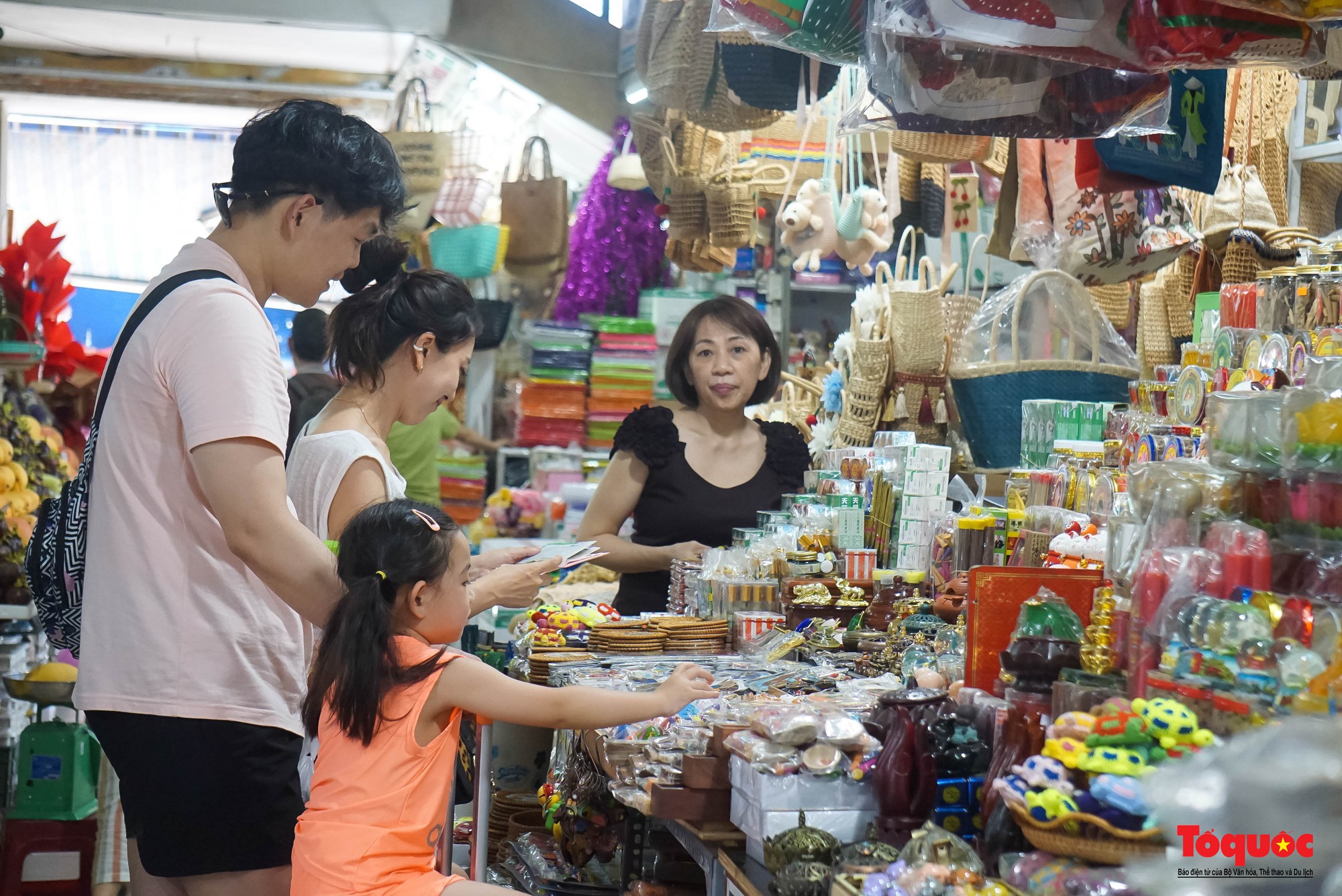 Hình ảnh chợ Hàn trước khi nâng cấp thành chợ điểm phục vụ du lịch - Ảnh 10.