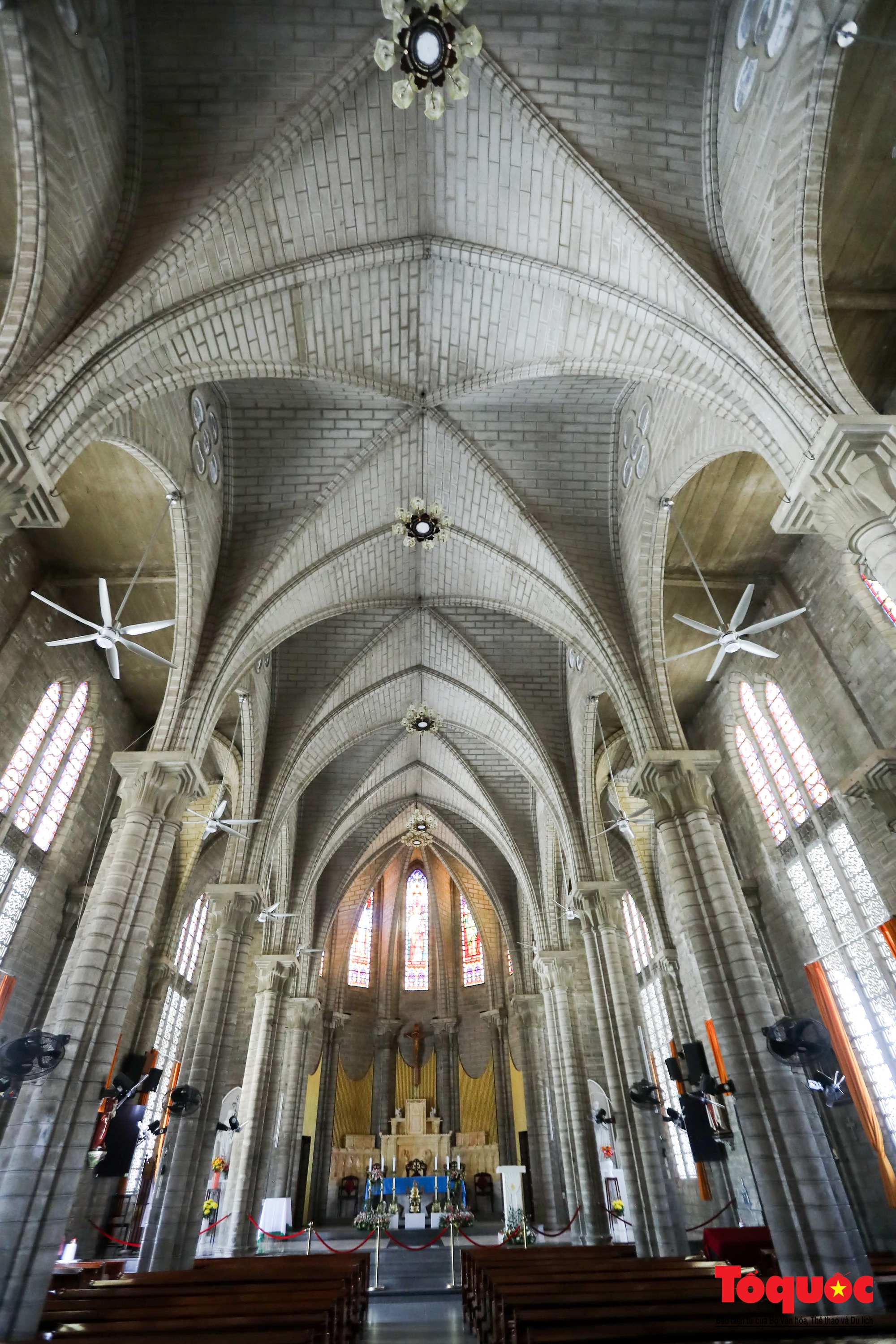 Khám phá vẻ đẹp của Nhà thờ Núi Nha Trang với kiến trúc Gothic - Ảnh 15.