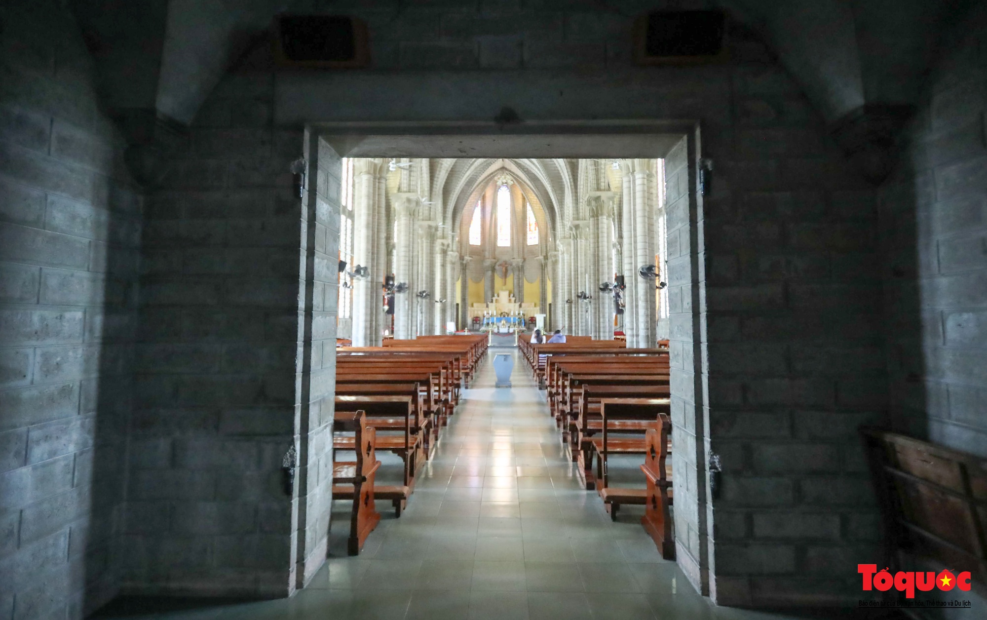 Khám phá vẻ đẹp của Nhà thờ Núi Nha Trang với kiến trúc Gothic - Ảnh 14.