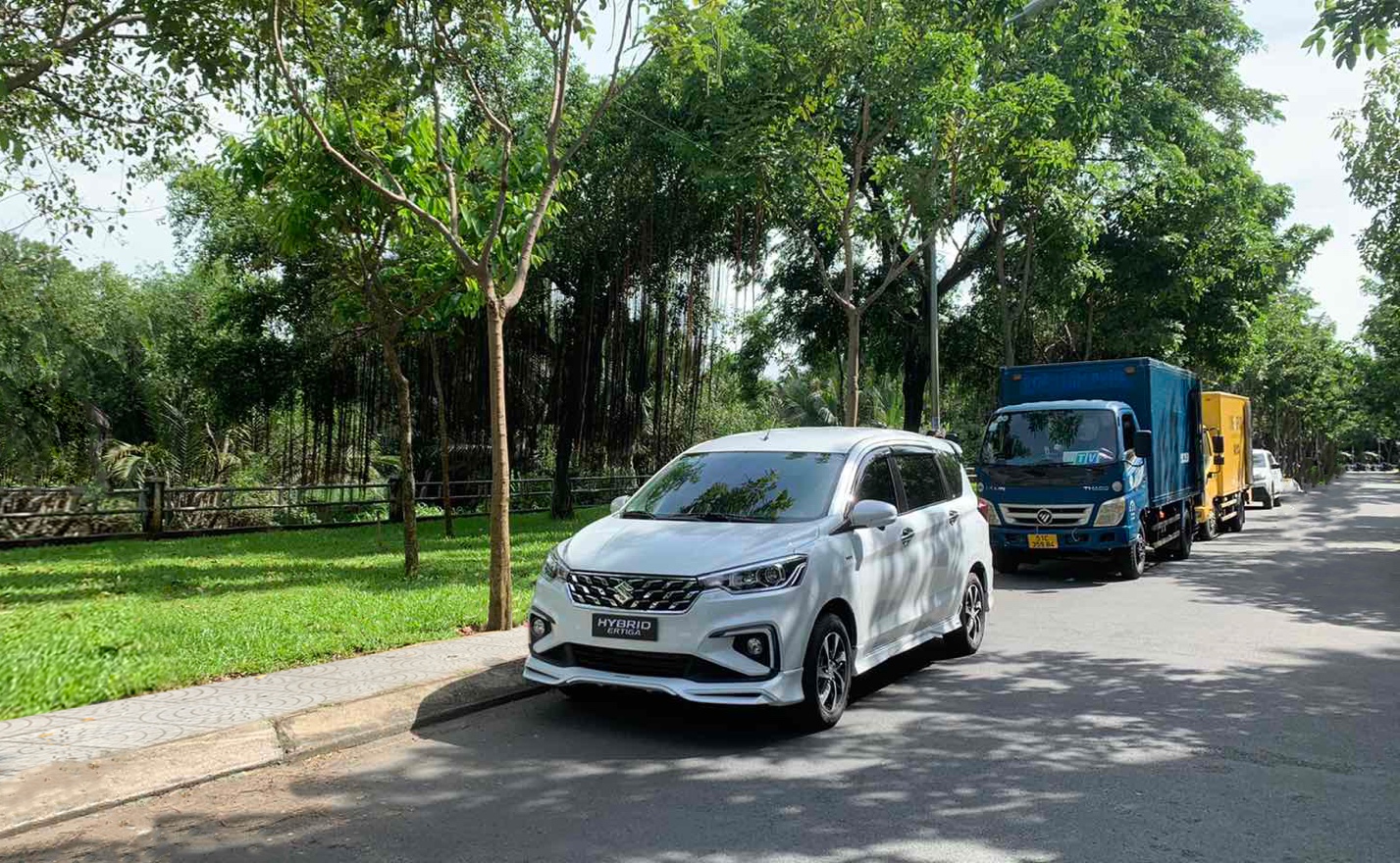 Suzuki công bố ra mắt chính thức mẫu xe Hybrid Ertiga tại Việt Nam - Ảnh 3.