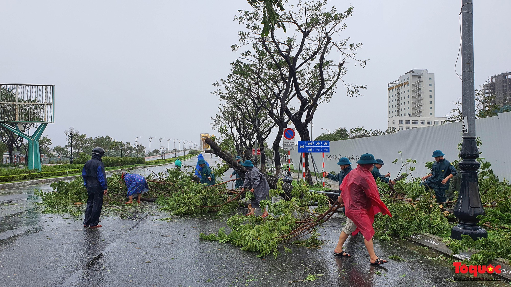 Hình ảnh thiệt hại sau bão tại Đà Nẵng - Ảnh 9.