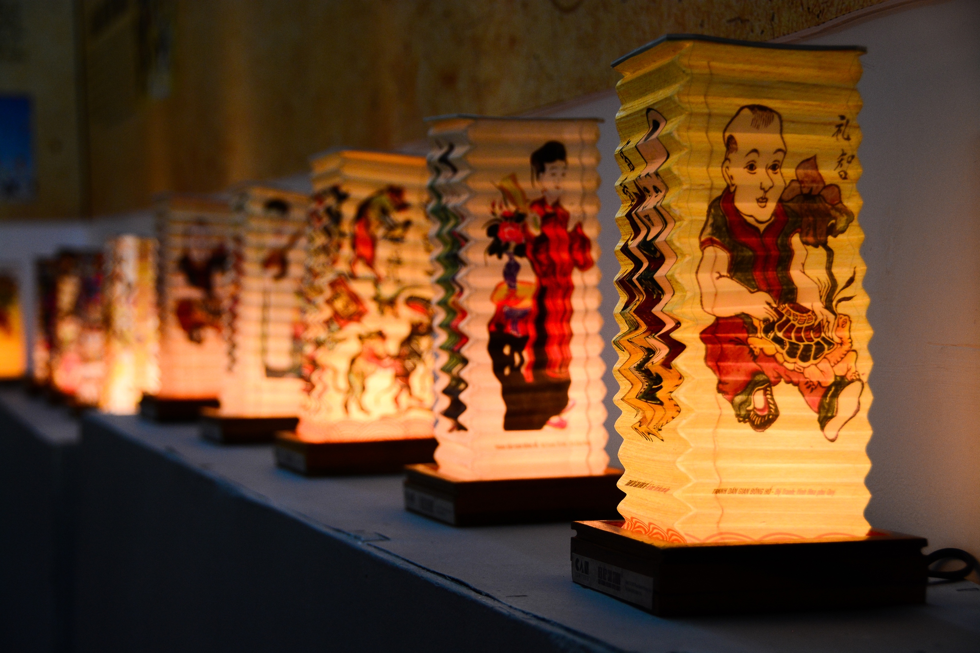Độc đáo không gian trưng bày 1.000 đèn lồng truyền thống bên dòng sông Hương dịp Tết Trung thu - Ảnh 4.