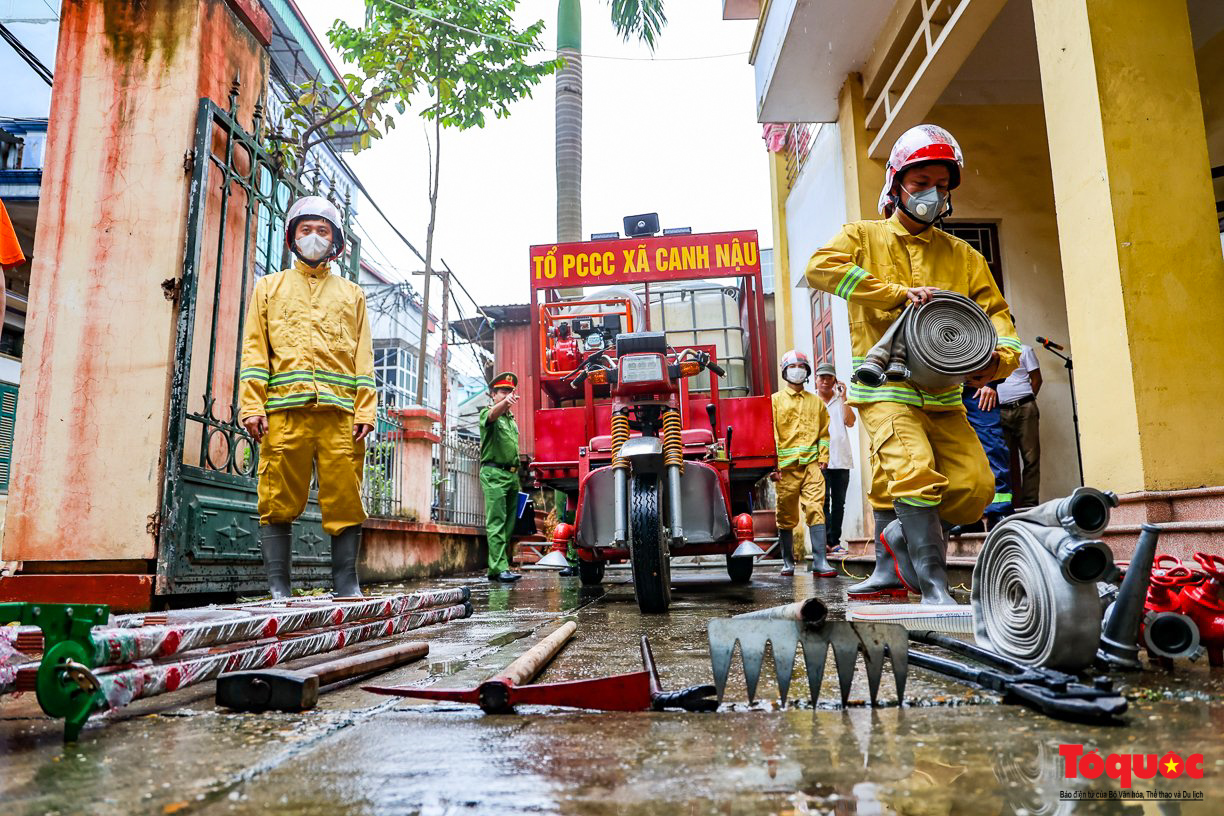 Hà Nội: Mô hình xe ba gác PCCC len lỏi ngõ nhỏ dập tắt đám cháy ở làng nghề  - Ảnh 4.