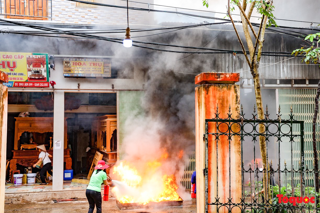 Hà Nội: Mô hình xe ba gác PCCC len lỏi ngõ nhỏ dập tắt đám cháy ở làng nghề  - Ảnh 8.