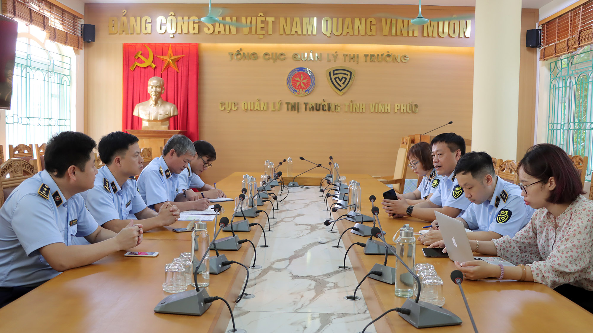 Tổng cục Quản lý thị trường &quot;ra quân&quot; giám sát 21 cửa hàng xăng dầu tại Hà Nội, Vĩnh Phúc, Thái Nguyên  - Ảnh 8.