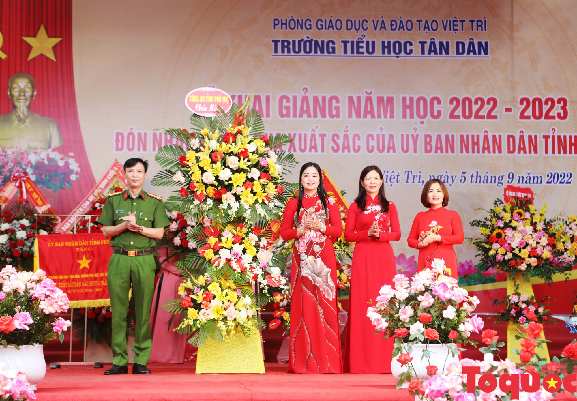 Trường tiểu học Tân Dân khai giảng năm học mới, đón nhận Cờ thi đua của UBND tỉnh Phú Thọ - Ảnh 12.