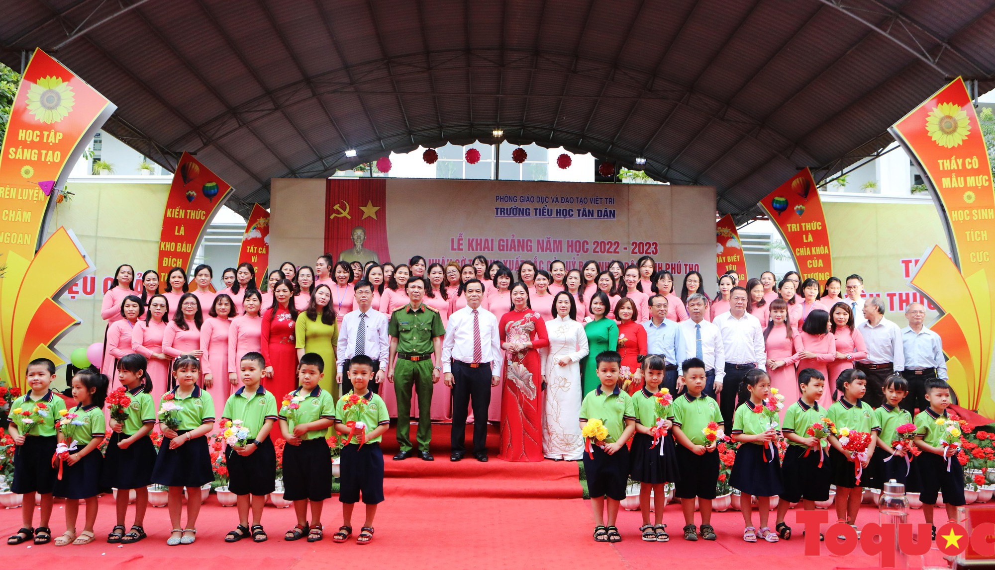 Trường tiểu học Tân Dân khai giảng năm học mới, đón nhận Cờ thi đua của UBND tỉnh Phú Thọ - Ảnh 16.