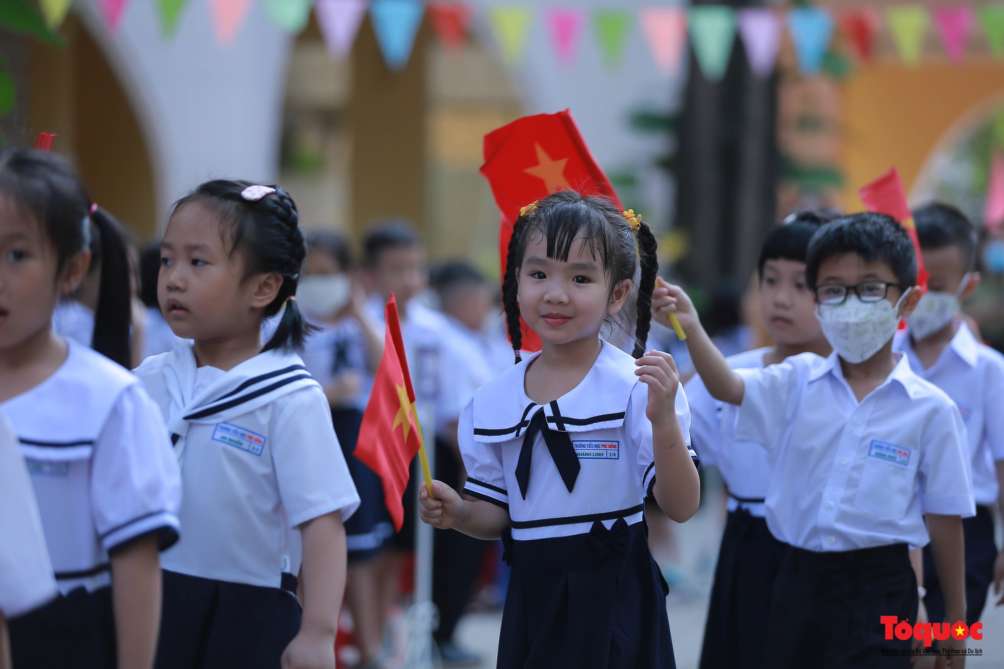 Hơn 275.000 học sinh Đà Nẵng dự khai giảng trực tiếp năm học 2022-2023 - Ảnh 11.