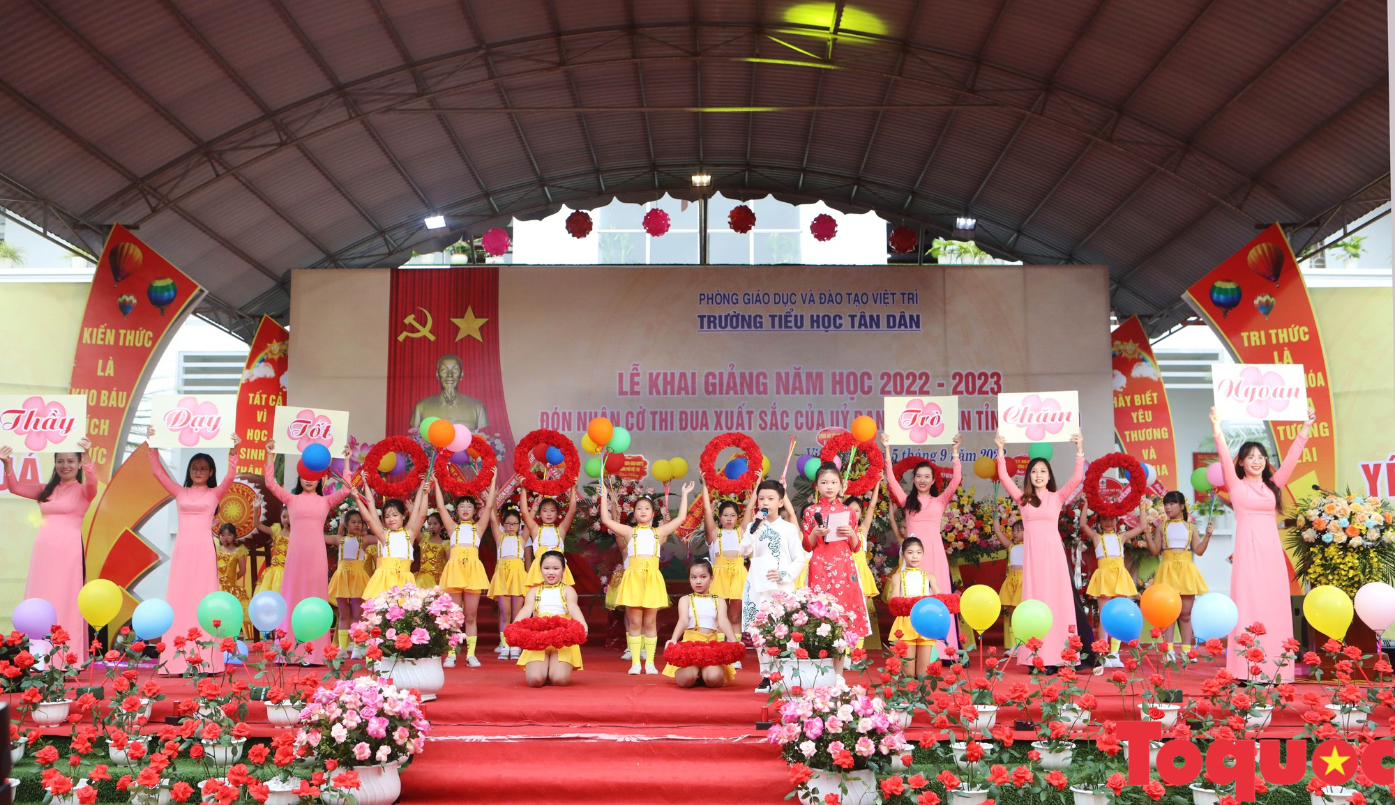 Trường tiểu học Tân Dân khai giảng năm học mới, đón nhận Cờ thi đua của UBND tỉnh Phú Thọ - Ảnh 4.