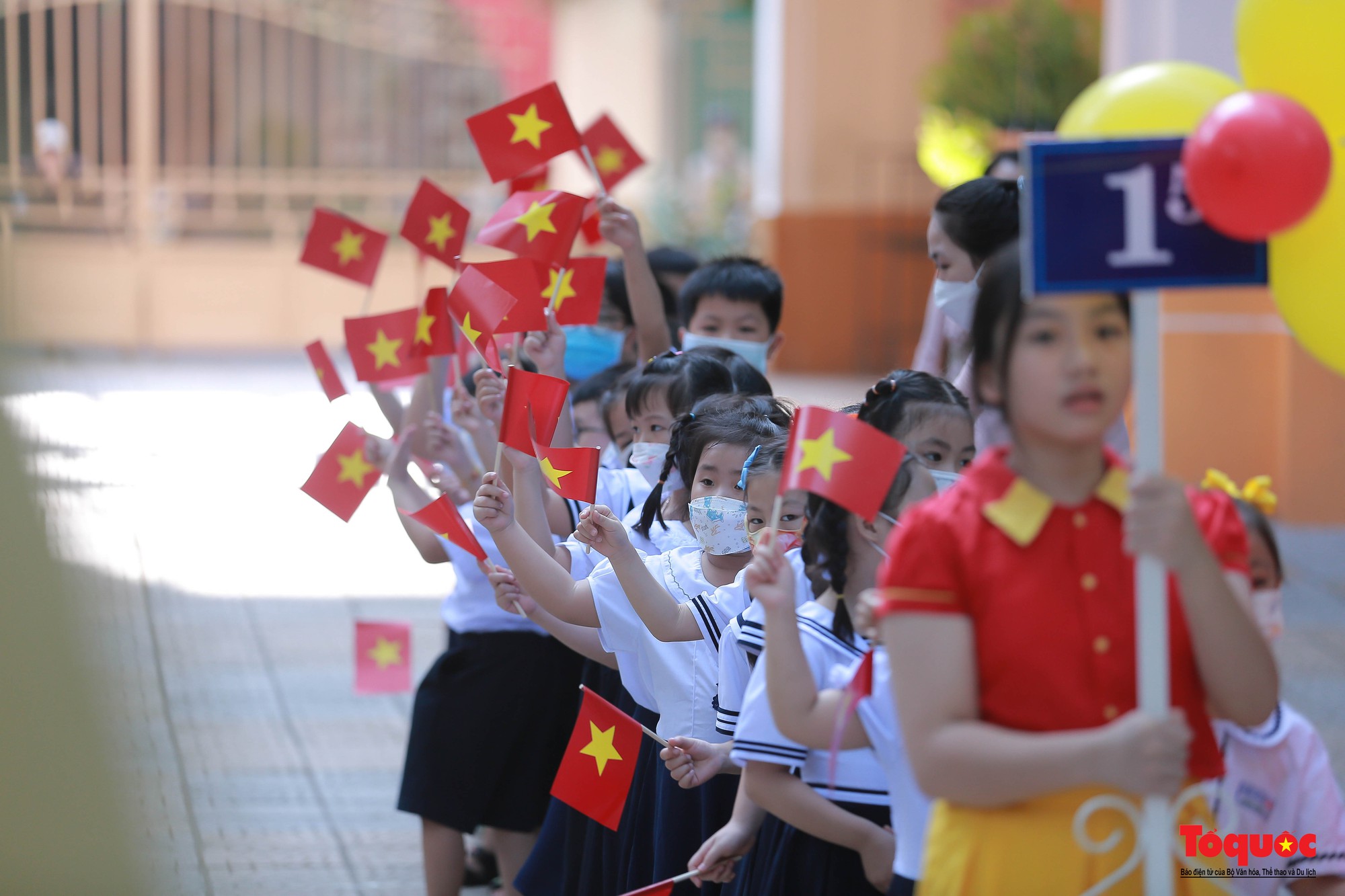 Hơn 275.000 học sinh Đà Nẵng dự khai giảng trực tiếp năm học 2022-2023 - Ảnh 6.