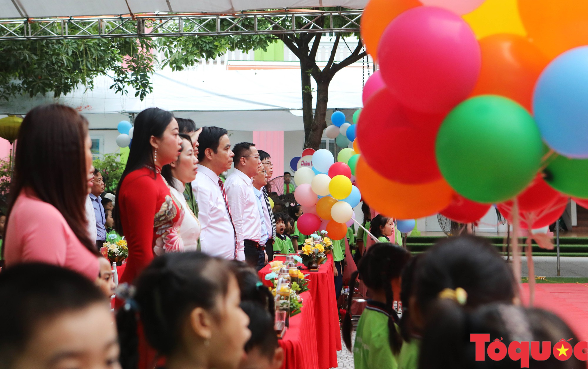 Trường tiểu học Tân Dân khai giảng năm học mới, đón nhận Cờ thi đua của UBND tỉnh Phú Thọ - Ảnh 6.