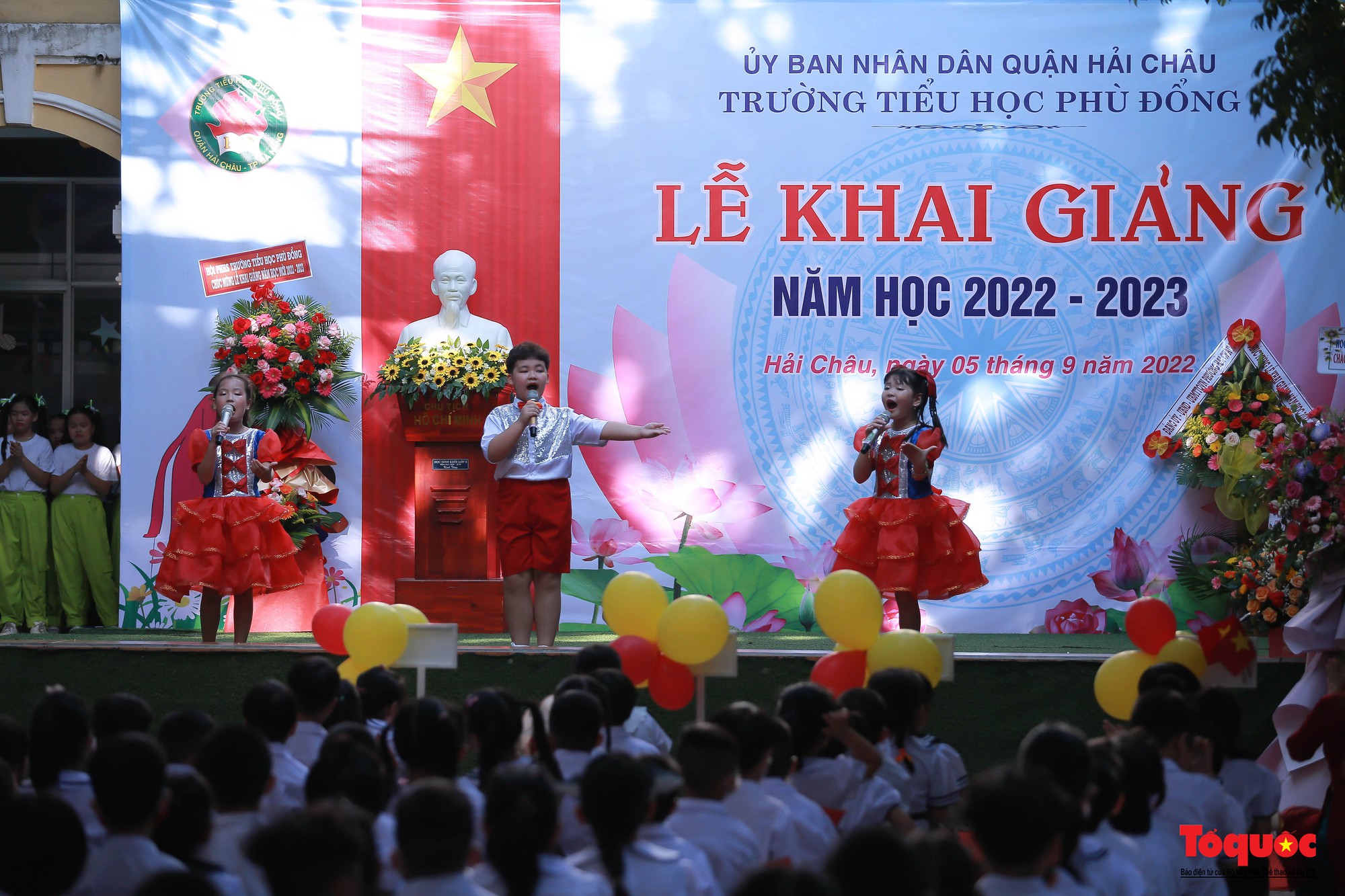 Hơn 275.000 học sinh Đà Nẵng dự khai giảng trực tiếp năm học 2022-2023 - Ảnh 4.