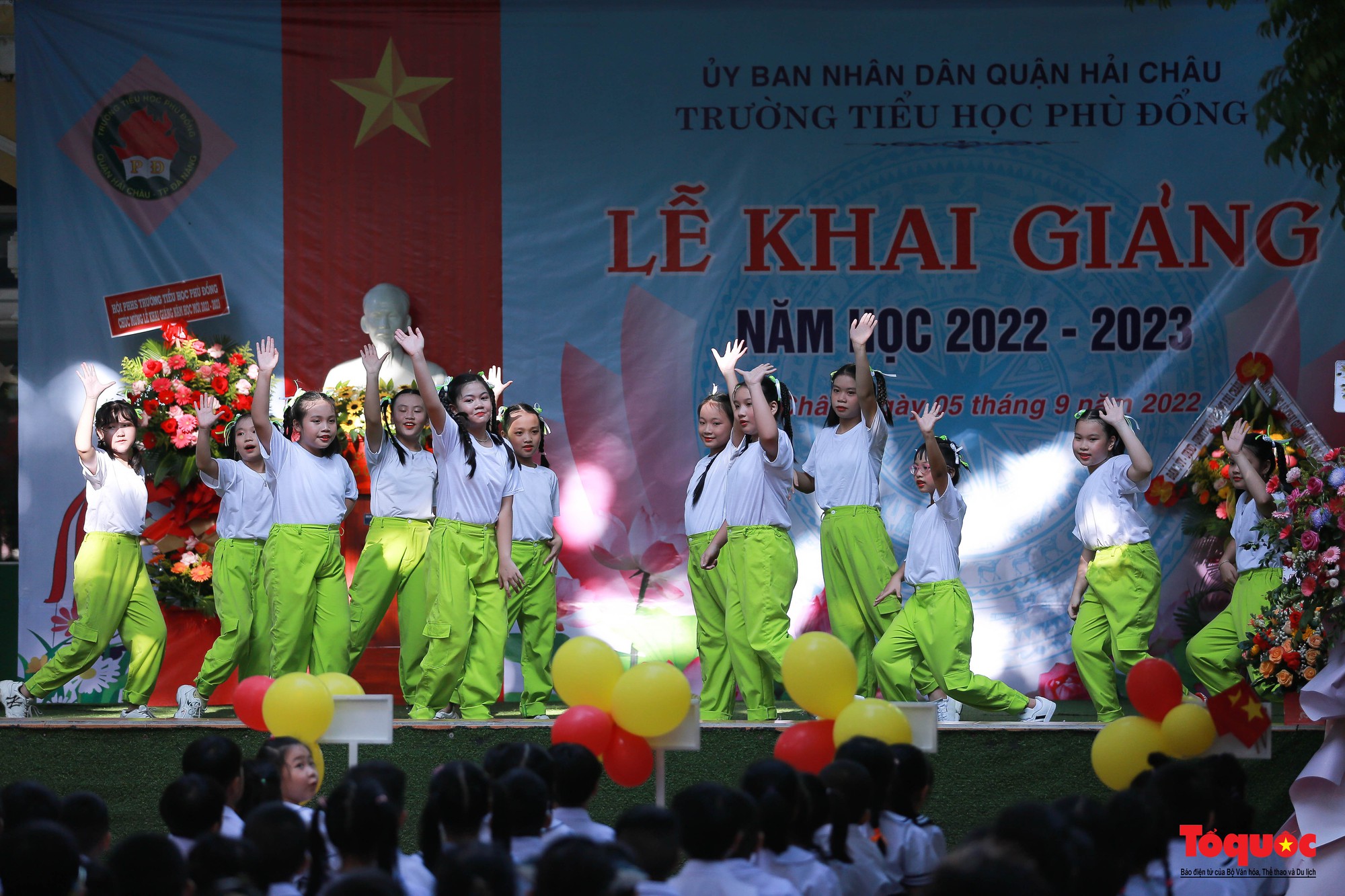 Hơn 275.000 học sinh Đà Nẵng dự khai giảng trực tiếp năm học 2022-2023 - Ảnh 13.