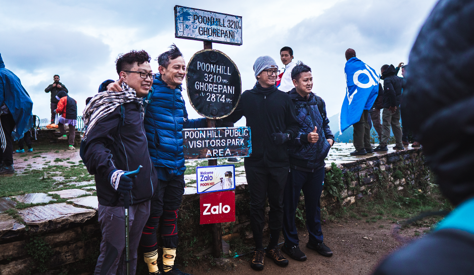 Zalo Group chinh phục đỉnh Poon Hill mừng sinh nhật - Ảnh 3.