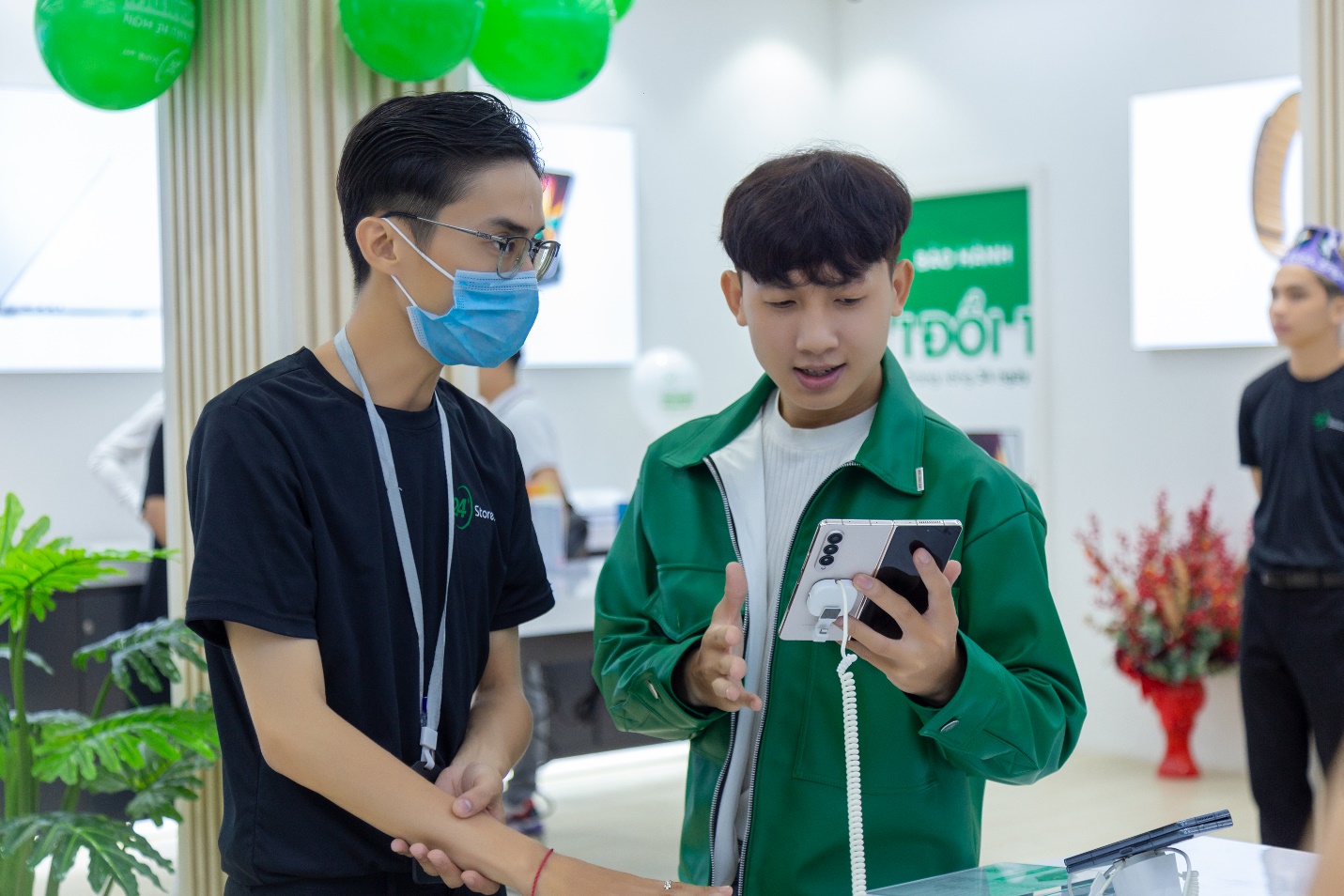 Mua siêu phẩm Samsung Galaxy Z Fold4 và Flip4, người dùng tìm nơi bán giá tốt - Ảnh 3.