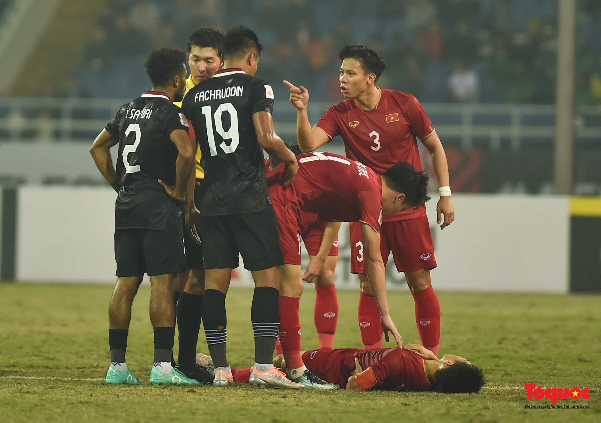Chùm ảnh Bán kết AFF Cup 2022: Niềm vui chiến thắng của cầu thủ, cổ động viên Việt Nam trên sân Mỹ Đình - Ảnh 11.