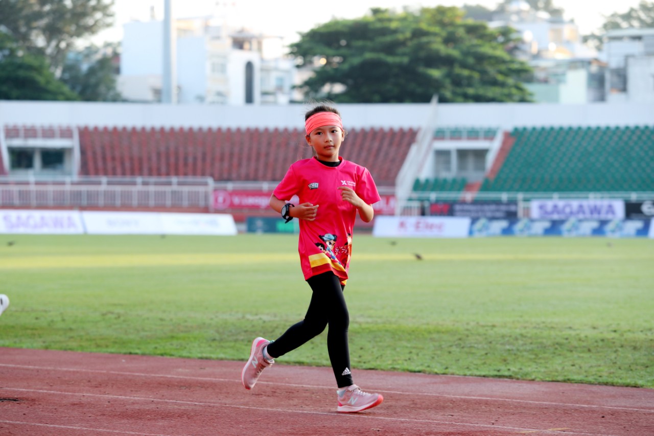 Runner nhí 8 tuổi đã chinh phục cự ly half marathon - Ảnh 3.