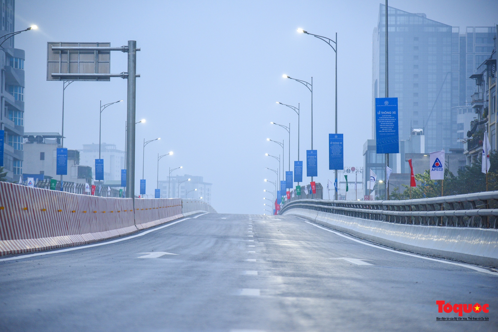 Thông xe tuyến đường vành đai trên cao gần 10.000 tỷ ở Hà Nội  - Ảnh 3.