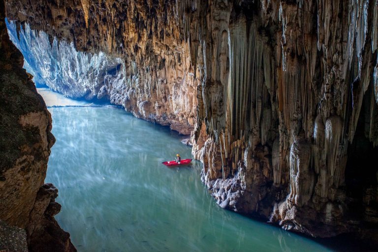 Tạp chí du lịch nổi tiếng thế giới nêu top 10 hang động gây kinh ngạc nhất, Việt Nam góp mặt với cái tên đáng để đi một lần trong đời - Ảnh 5.