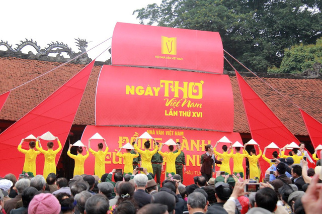Ngày thơ Việt Nam 2023: Lan tỏa thơ ca đến khán giả bằng mọi cách thức, cung bậc - Ảnh 3.