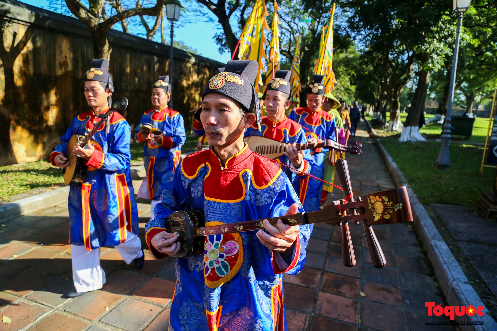 Hoàng cung Huế dựng nêu đón Tết Nguyên đán Qúy Mão - Ảnh 11.