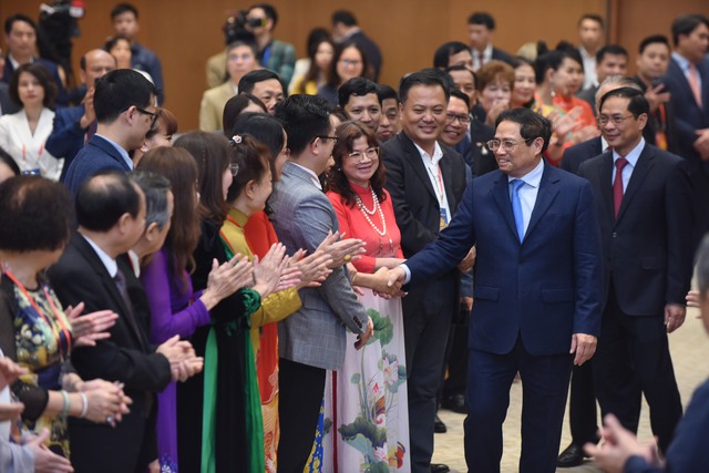 Thủ tướng: Quảng bá về truyền thống lịch sử, giá trị văn hóa để đưa Việt Nam đến gần hơn với thế giới - Ảnh 1.