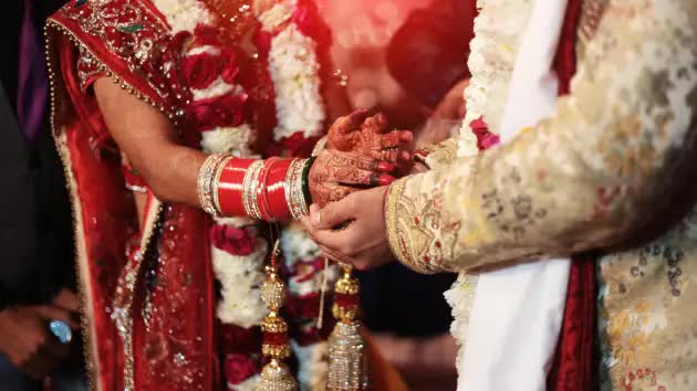 Giới trẻ Ấn Độ có xu hướng đơn giản hóa phong tục trong lễ cưới - Ảnh 1.