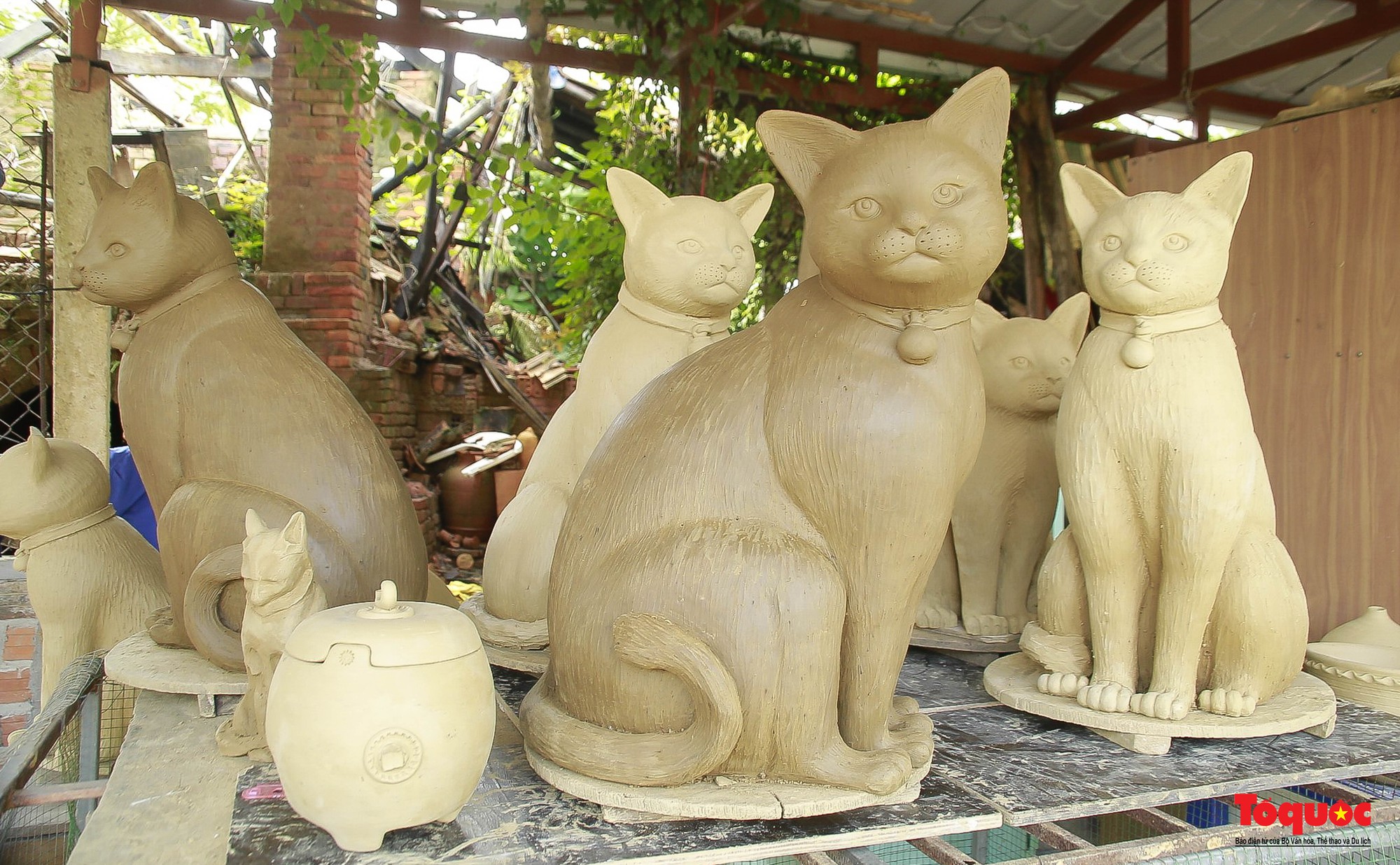 Tết Quý Mão, về làng gốm hàng trăm năm tuổi xem nghệ nhân làm tượng mèo - Ảnh 9.