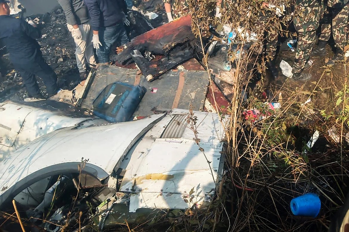 Toàn cảnh vụ máy bay rơi ở Nepal: Vụ tai nạn hàng không thảm khốc nhất tại quốc gia Nam Á trong 30 năm, tiếng kêu cứu tuyệt vọng vào phút cuối - Ảnh 7.