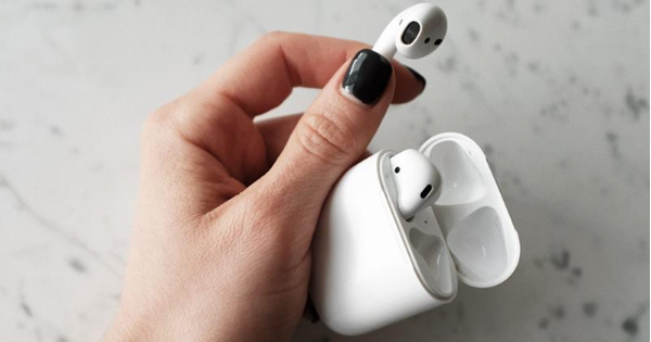 Cách xử lý khi bị mất một bên tai nghe AirPods và những lỗi khác - Ảnh 1.