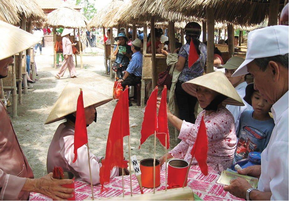 3 phiên chợ mở vào dịp đầu năm mới, người đi mua không cần mặc cả vẫn “hời to” - Ảnh 1. 3 phiên chợ mở vào dịp đầu năm mới, người đi mua không cần mặc cả vẫn “hời to” - Ảnh 1.