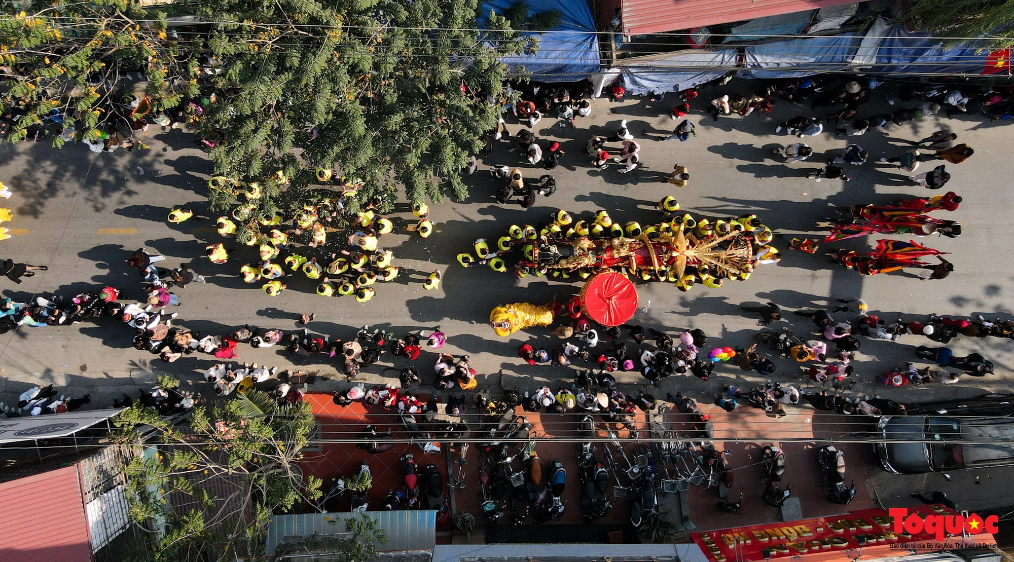 Tưng bừng, rộn ràng lễ hội rước pháo khổng lồ ở làng Đồng Kỵ - Ảnh 10.