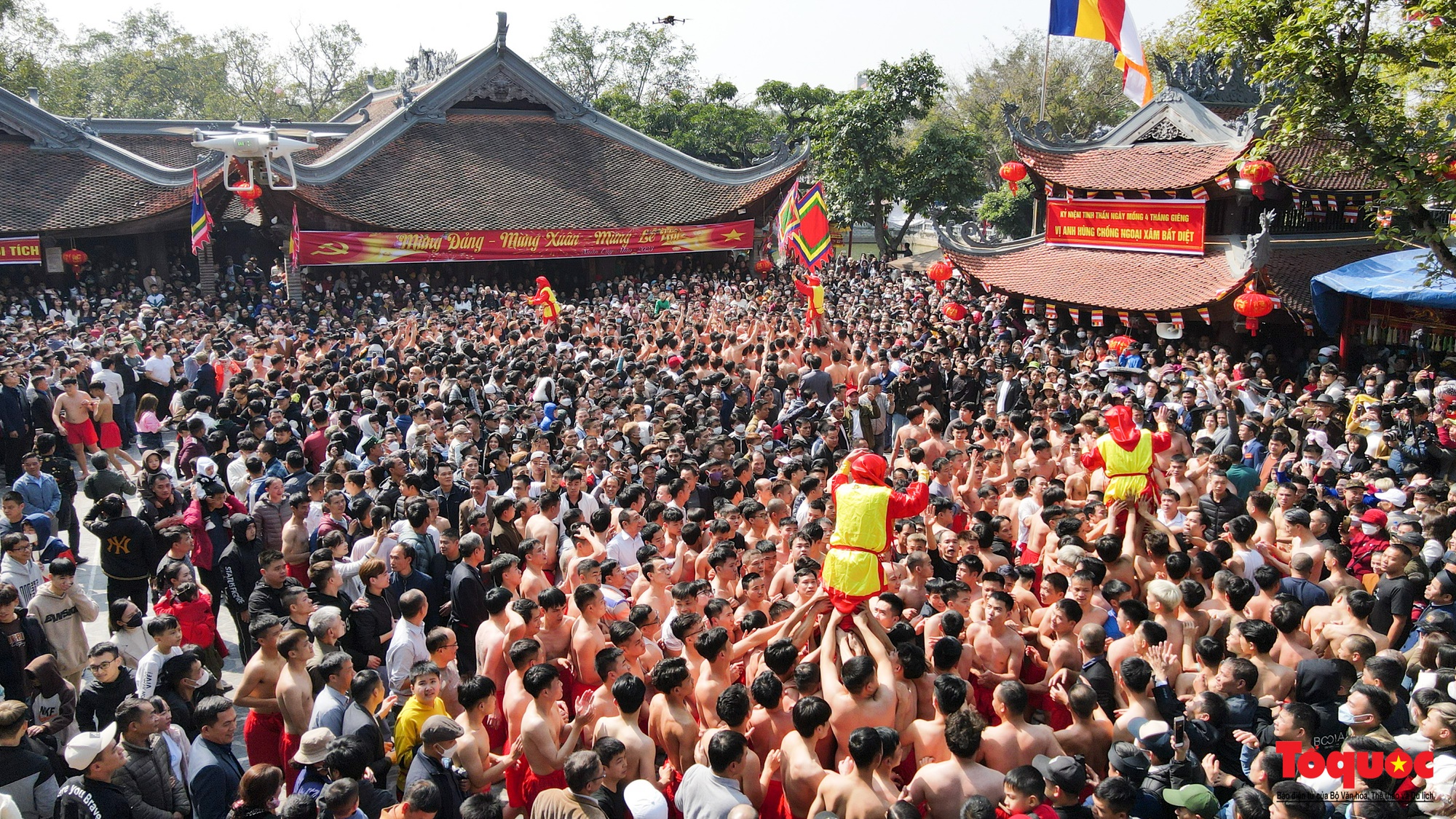Tưng bừng, rộn ràng lễ hội rước pháo khổng lồ ở làng Đồng Kỵ - Ảnh 12.