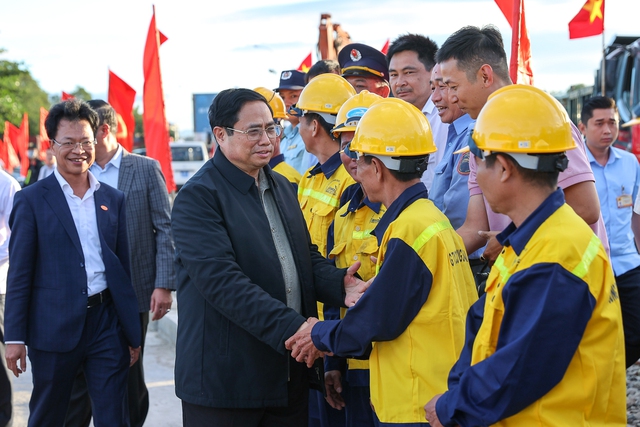 Thủ tướng: Tất cả vì nhân dân, vì sự hùng cường, thịnh vượng của đất nước - Ảnh 3. Thủ tướng: Tất cả vì nhân dân, vì sự hùng cường, thịnh vượng của đất nước - Ảnh 3.