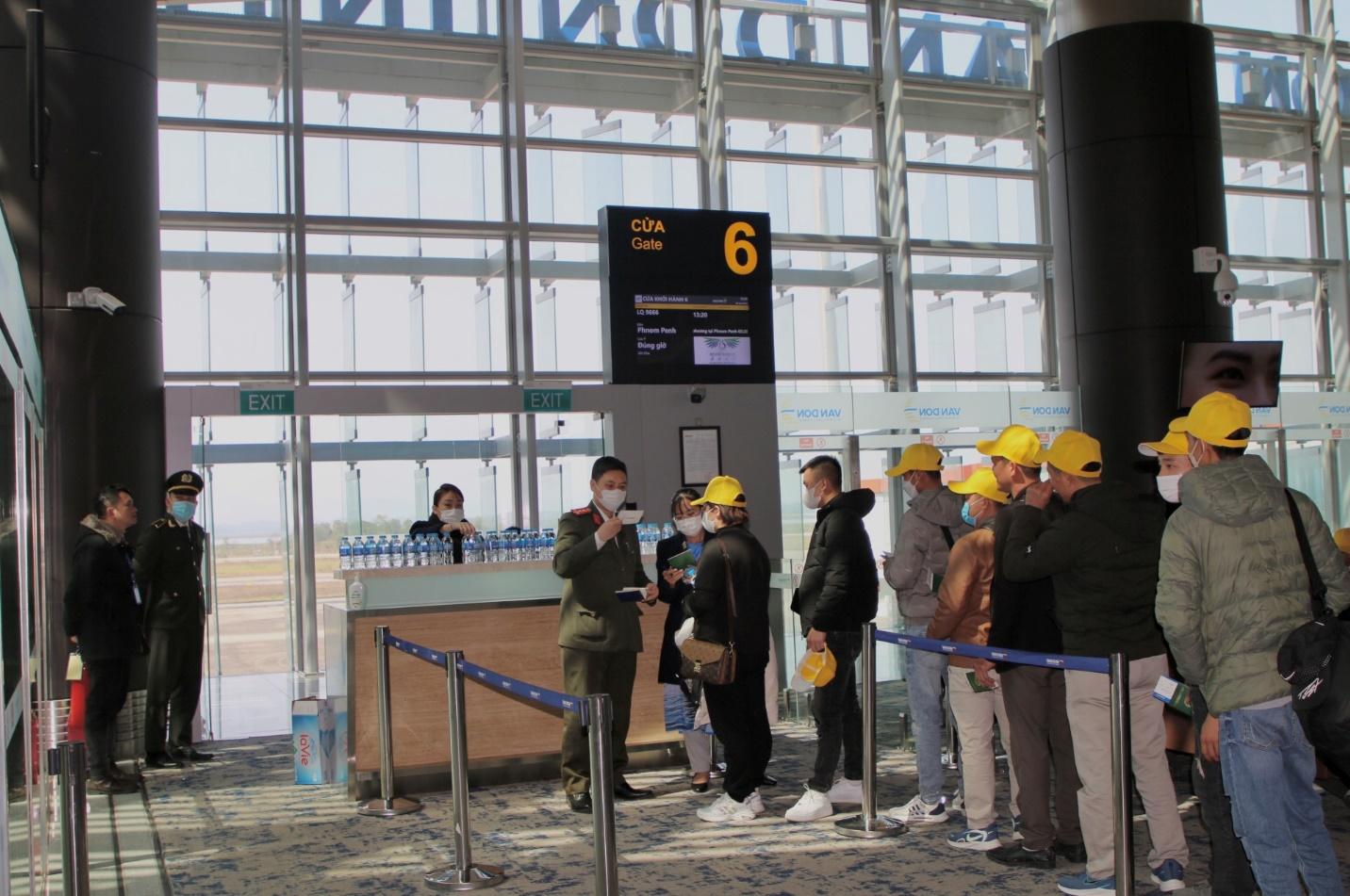 Chuyến bay quốc tế khởi hành từ Sân bay quốc tế Vân Đồn đi Phnôm Pênh đầu Xuân Quý Mão - Ảnh 3.
