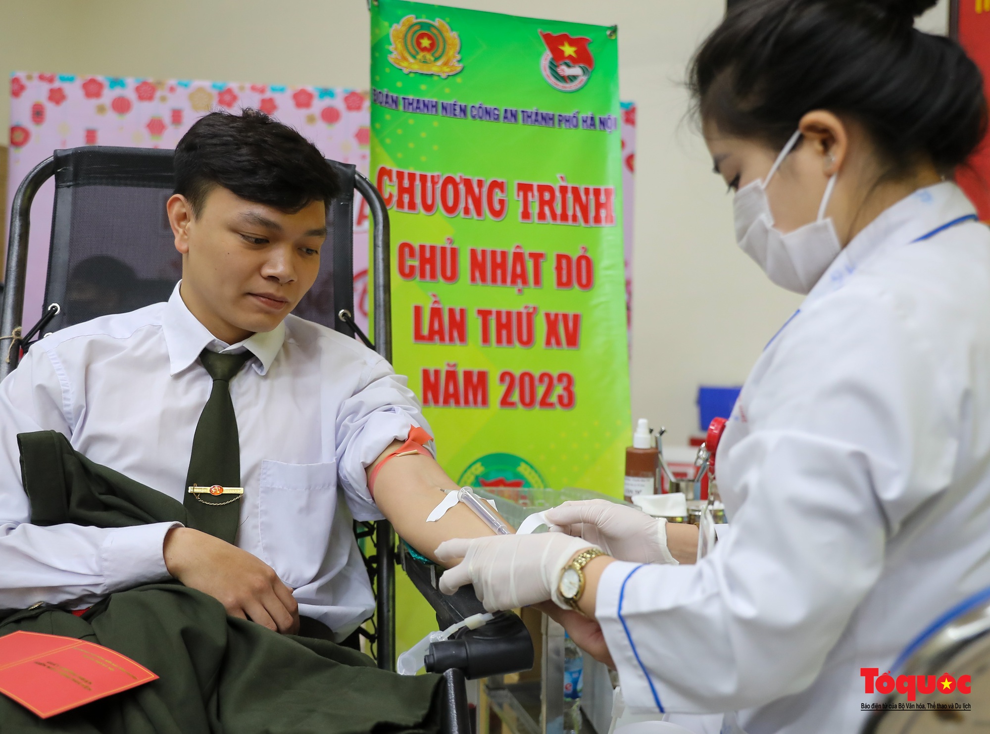 Tuổi trẻ Công an Thủ đô hiến máu cứu người trong những ngày đầu năm mới 2023 - Ảnh 13.
