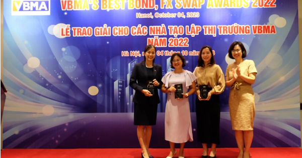 Vietcombank nhận giải Nhà tạo lập Thị trường giao dịch Repo nhiều nhất năm 2022 - Ảnh 1.