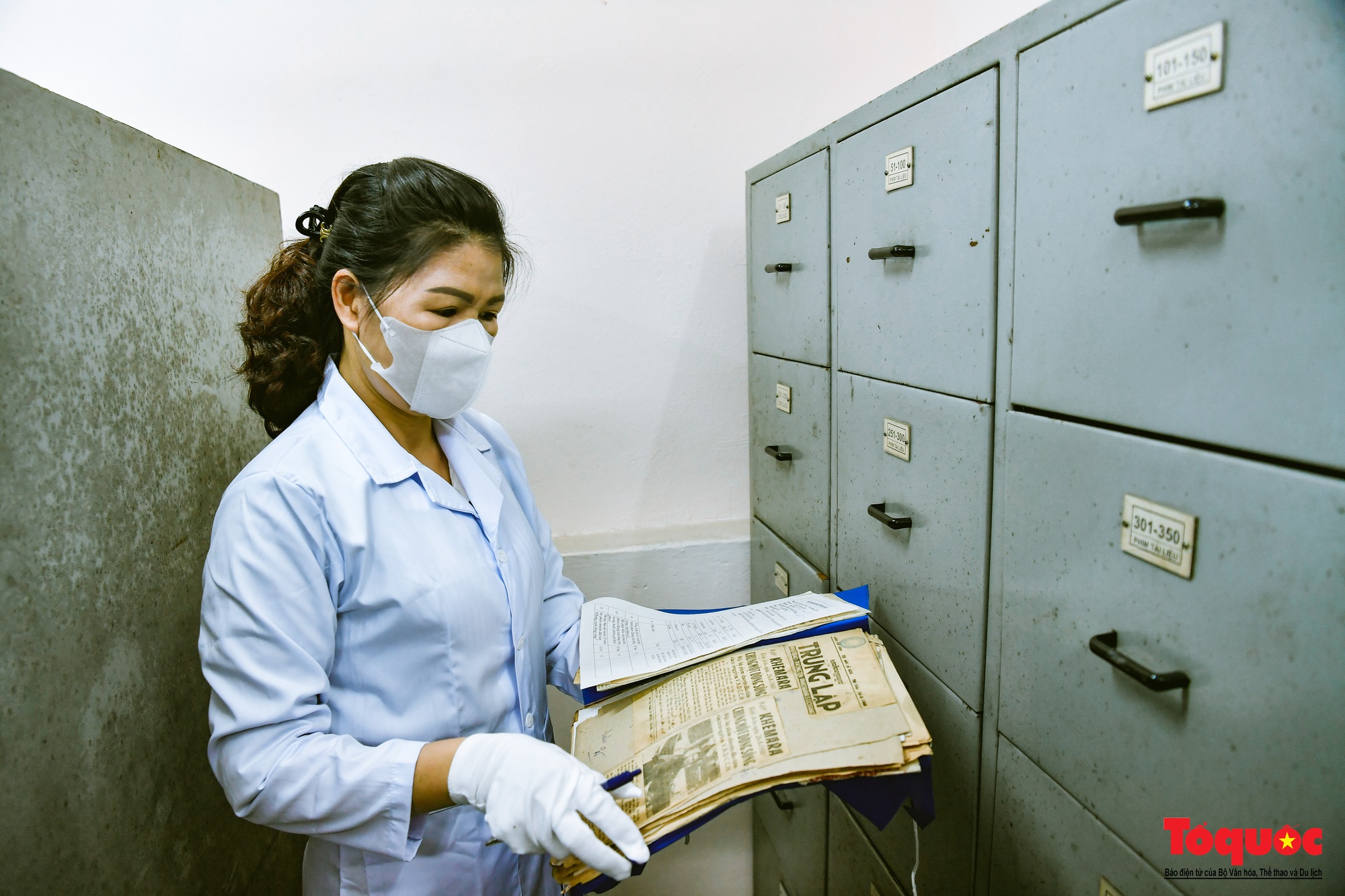 Những bóng hồng gìn giữ lại bằng chứng lịch sử - Ảnh 4. Những bóng hồng gìn giữ lại bằng chứng lịch sử - Ảnh 4.