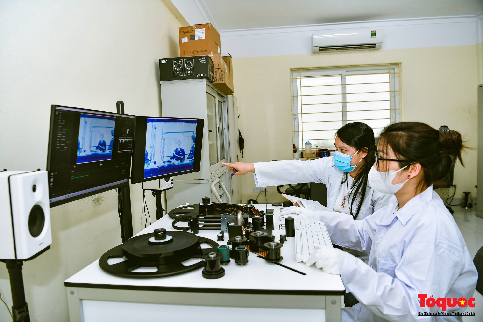 Những bóng hồng gìn giữ lại bằng chứng lịch sử - Ảnh 14. Những bóng hồng gìn giữ lại bằng chứng lịch sử - Ảnh 14.
