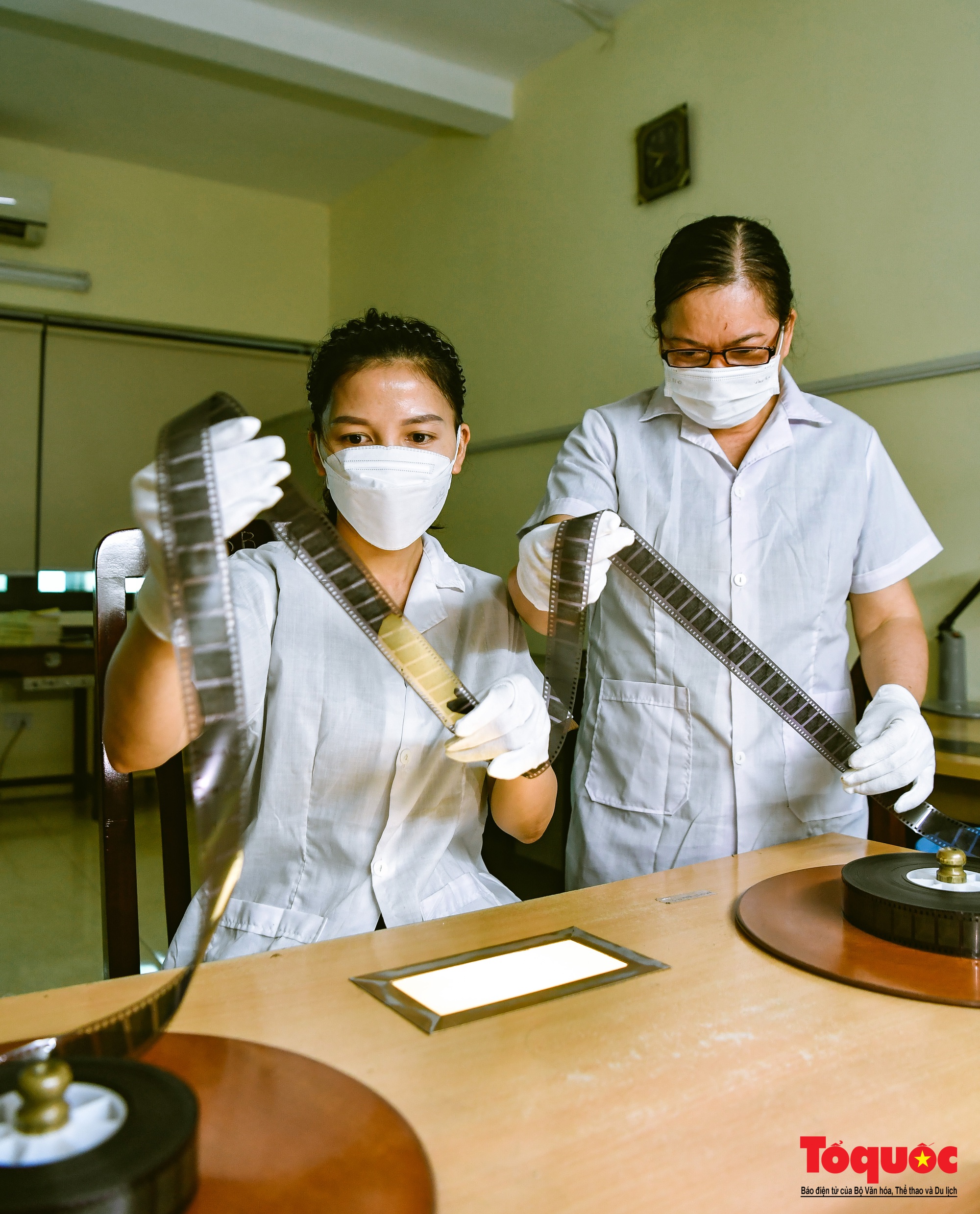 Những bóng hồng gìn giữ lại bằng chứng lịch sử - Ảnh 18. Những bóng hồng gìn giữ lại bằng chứng lịch sử - Ảnh 18.