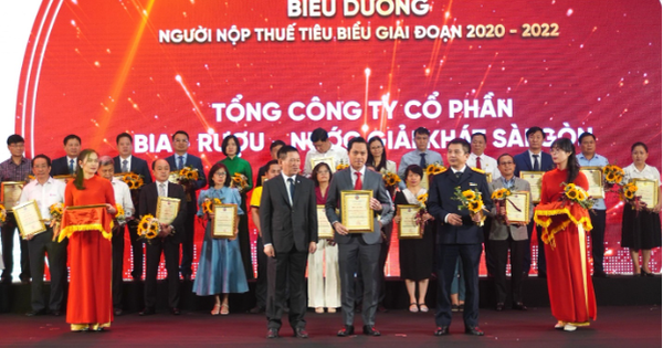 SABECO được vinh danh doanh nghiệp nộp thuế tiêu biểu 2020-2022 - Ảnh 1.